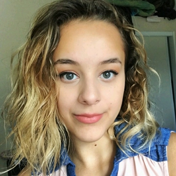 Meet your Posher, Janyl - Picture 1 of 1